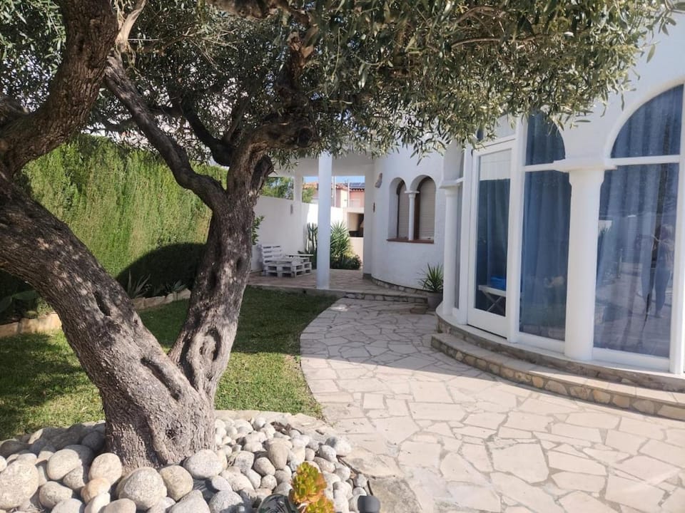 Villa privada de 460 m2 en Tres Cales de l'Ametlla de Mar Villa in Baix Ebre