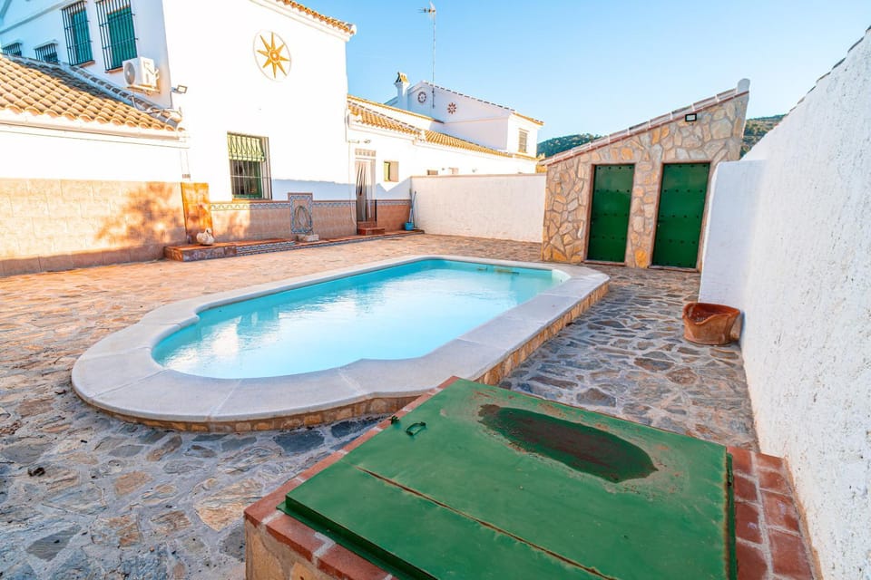 Pool view, Swimming pool