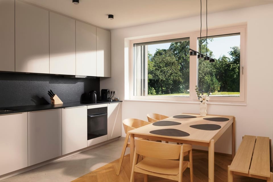 Kitchen or kitchenette, Dining area, dishwasher, oven, stove