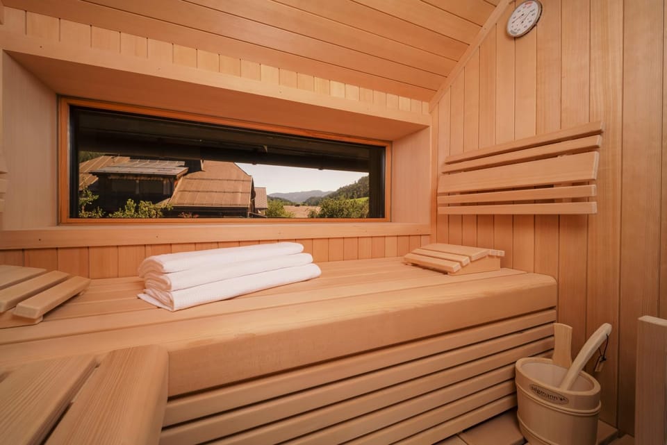 Sauna, towels