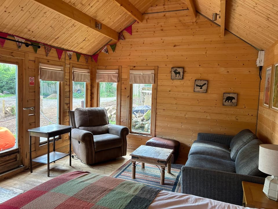 Whole Glamping Site with Hot Tub - Forest of Dean Campground/ 
RV Resort in Forest of Dean