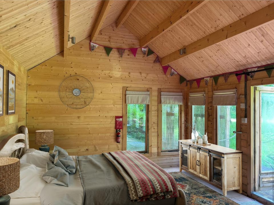 Whole Glamping Site with Hot Tub - Forest of Dean Campground/ 
RV Resort in Forest of Dean