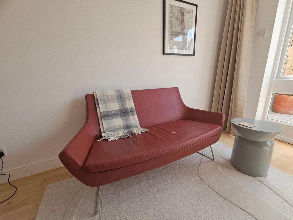 Beautiful City Centre Townhouse with parking House in Canterbury