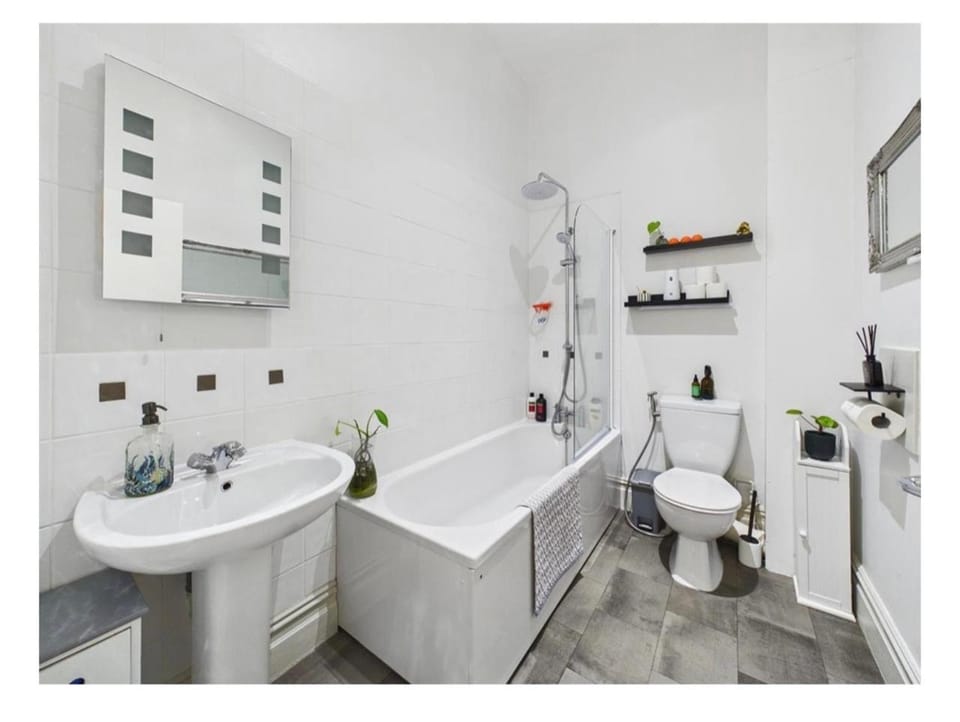 Shower, Toilet, Bath, bidet