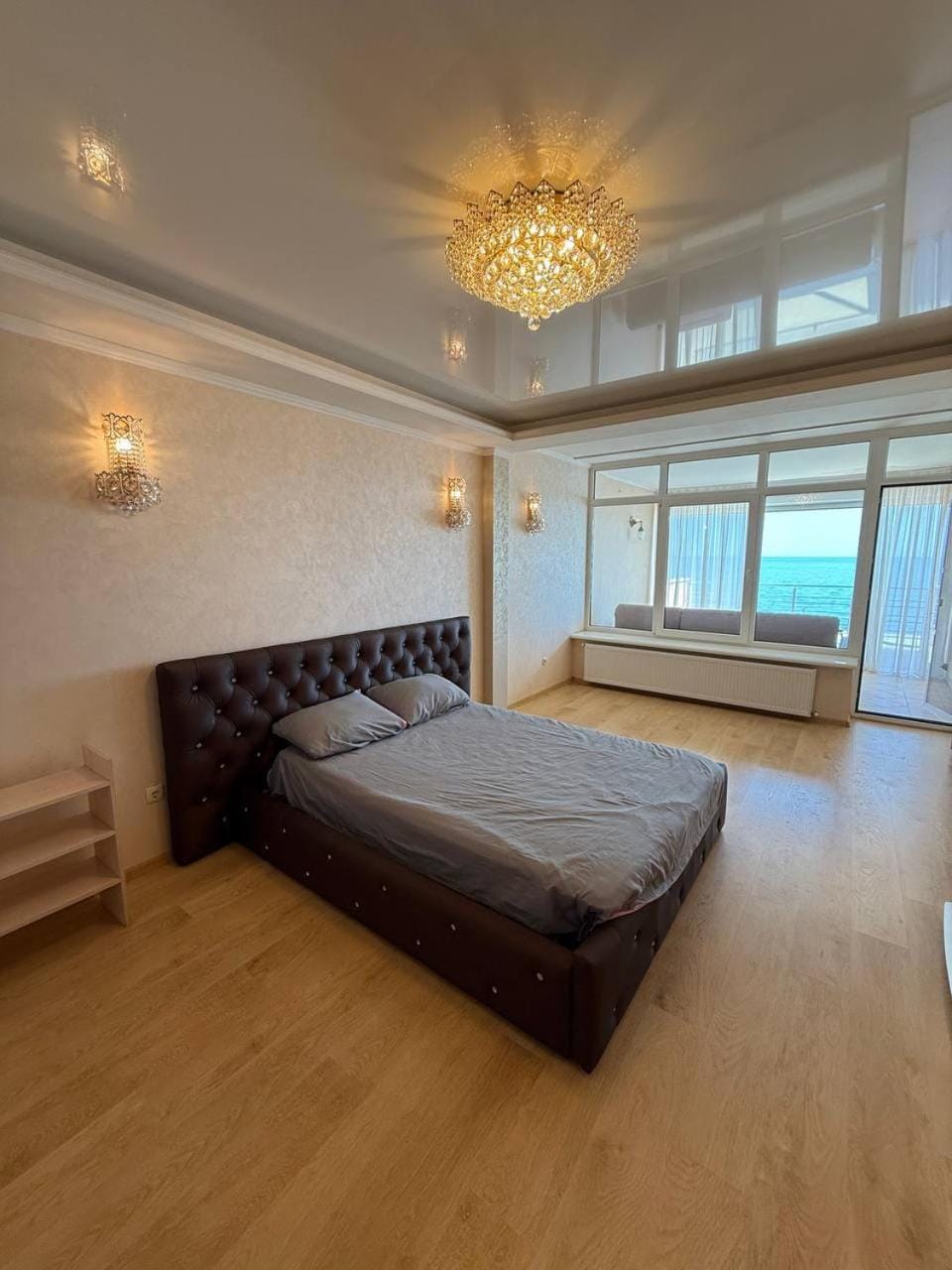 Будинок на березі моря, Совіньон причал Apartment in Odessa