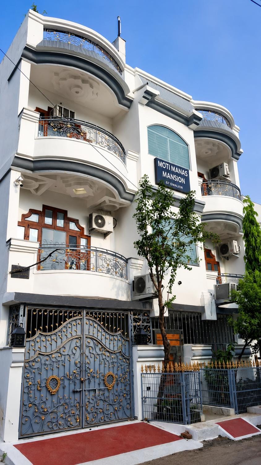 Property building, Day, Balcony/Terrace