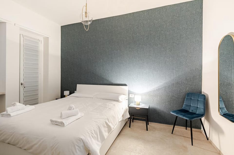 Modern home in the heart of Turin by RD Domus Apartment in Turin