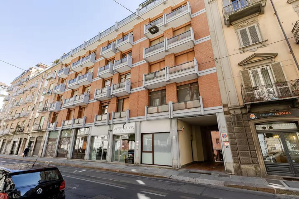 Modern home in the heart of Turin by RD Domus Apartment in Turin