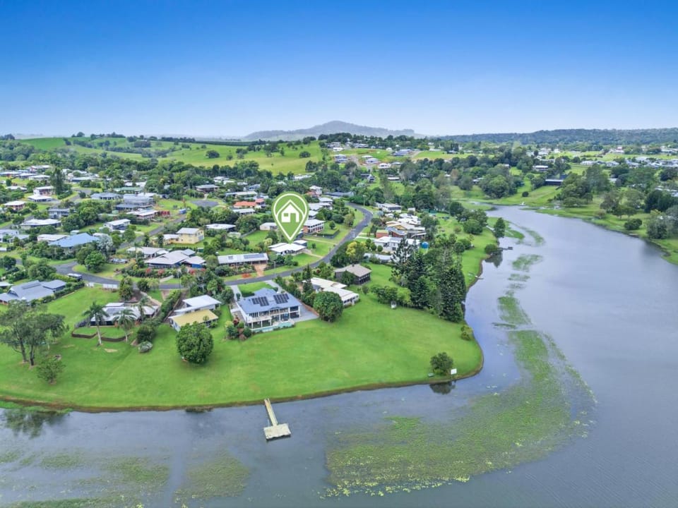 Neighbourhood, Bird's eye view