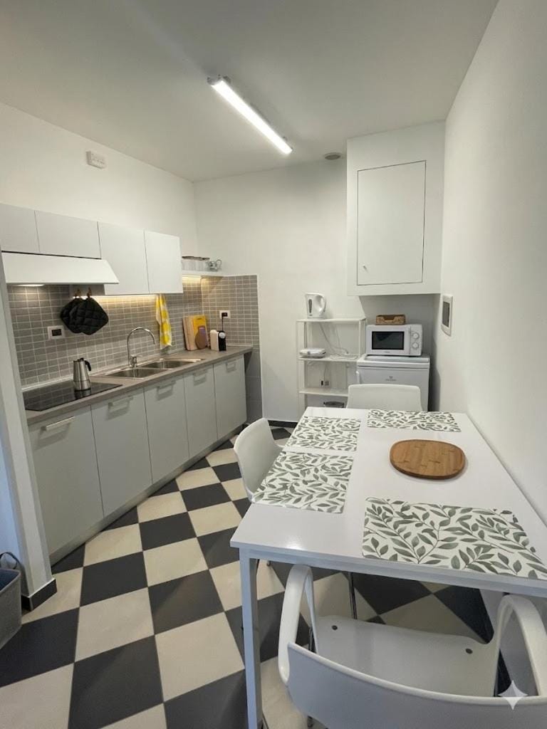 Kitchen or kitchenette, kitchen