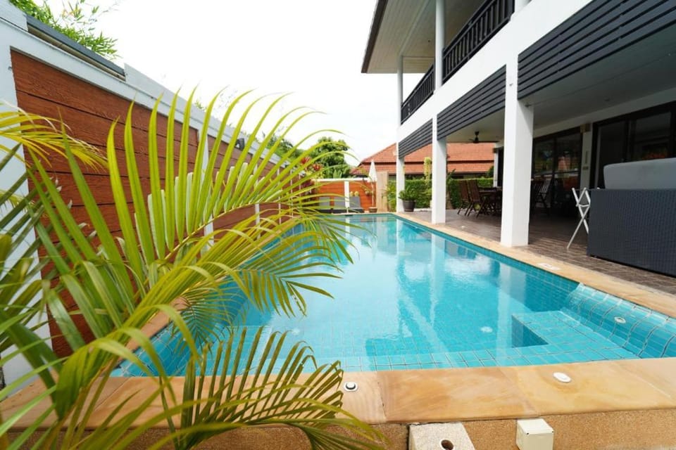 Malee Beach C8 Villa in Sala Dan