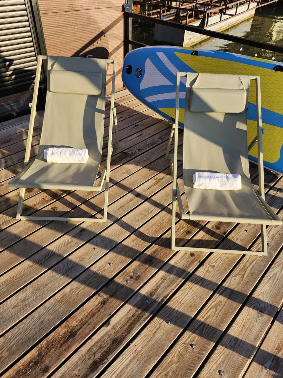 Splav La-familia Docked boat in Serbia