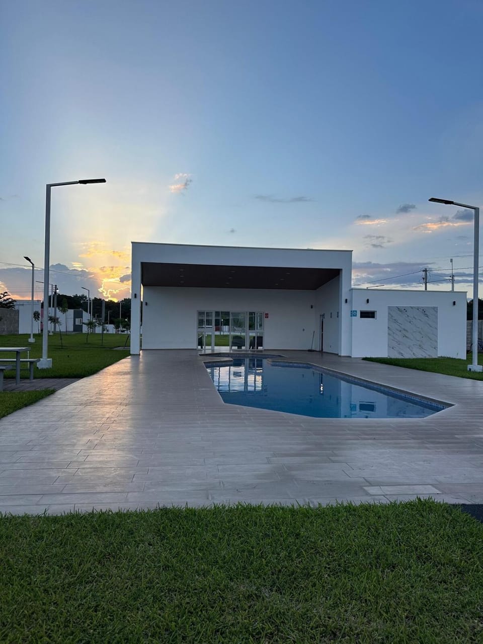 Swimming pool