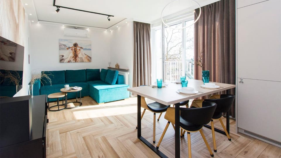 TV and multimedia, Living room, Dining area