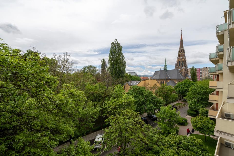 Nearby landmark, Spring, Day, Balcony/Terrace, Garden view