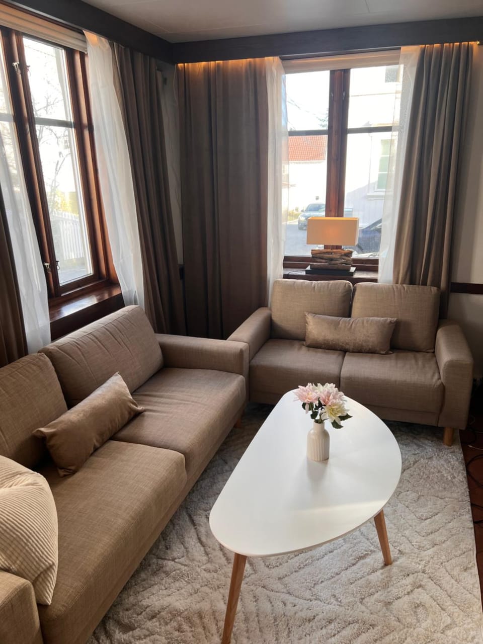 Living room, Seating area