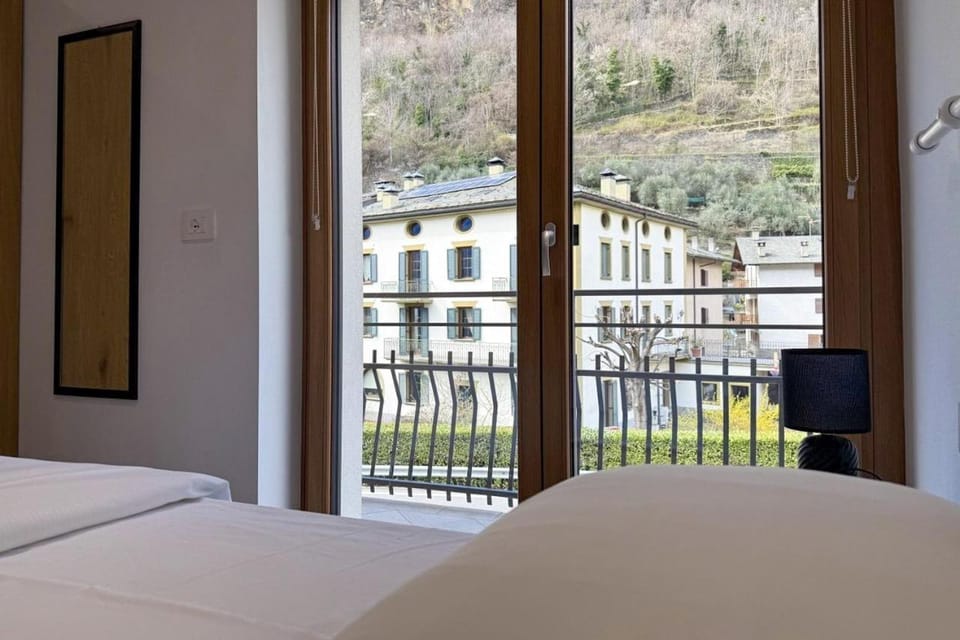 Natural landscape, View (from property/room), Balcony/Terrace, Photo of the whole room, Bedroom
