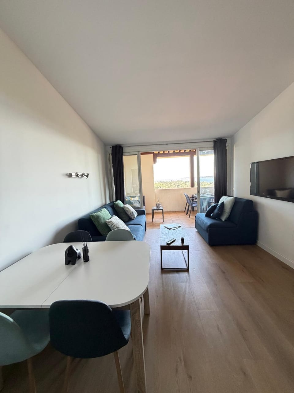 Property building, Living room