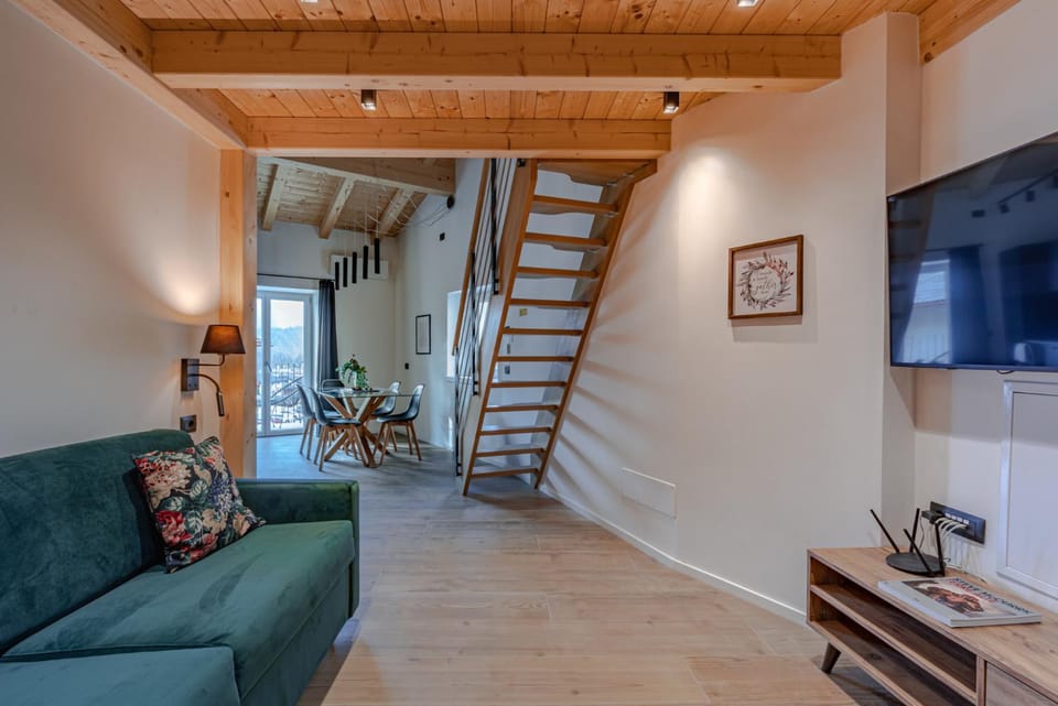 Alpine Lodge Green by Tss - Downtown, classy Apartment in Levico Terme