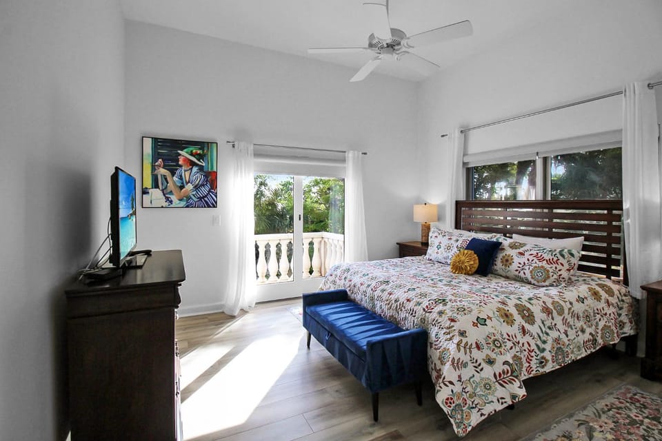 Waterfront Neo Mediterranean Home On Casey Key Tidewater Manor Apartment in Florida