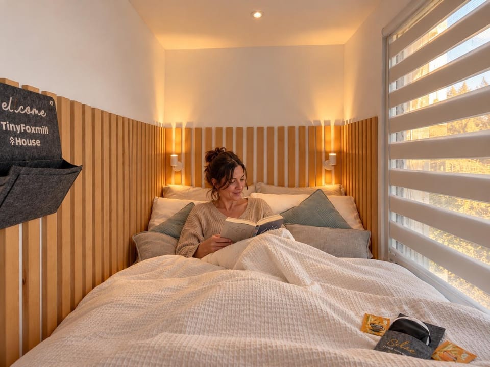 Bed, Bedroom, Guests