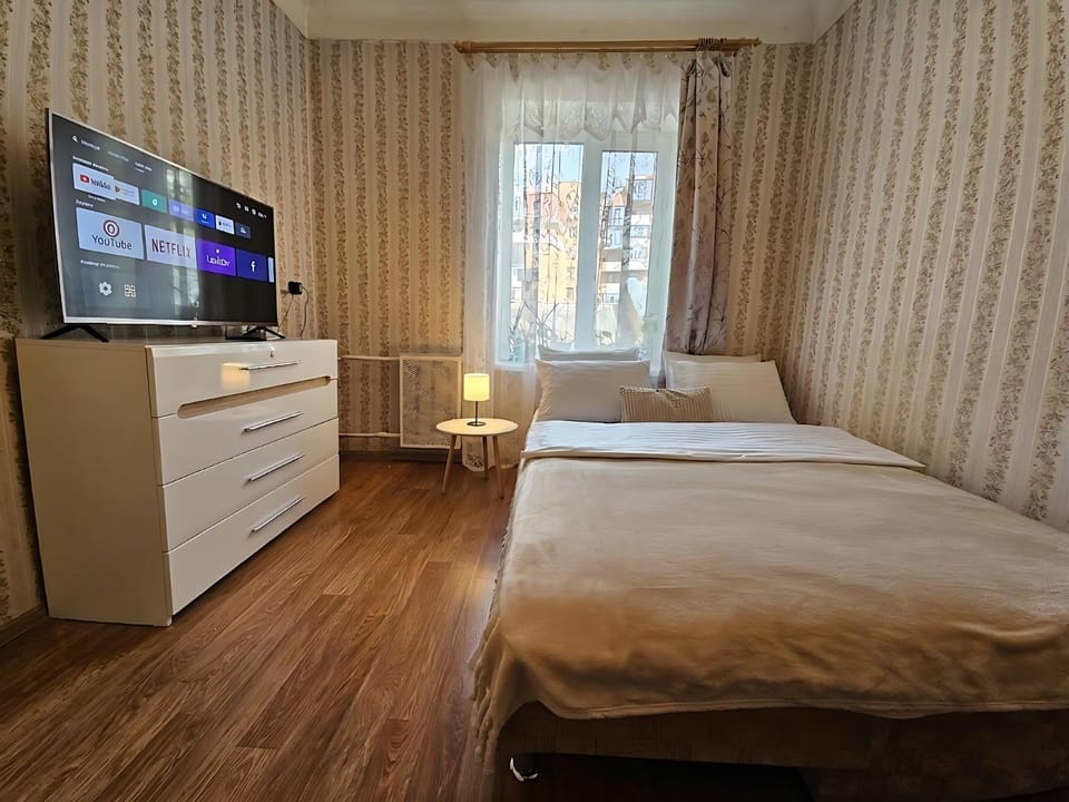 Bed, TV and multimedia, Photo of the whole room, Bedroom, internet, internet, internet