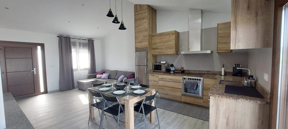Kitchen or kitchenette, Dining area, dishwasher, oven, stove, toaster