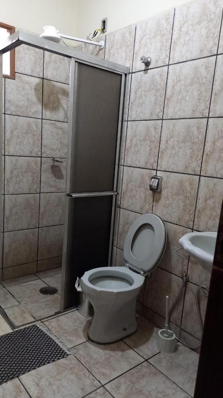CASA 2 QUARTOS , espacosa House in Uberlândia