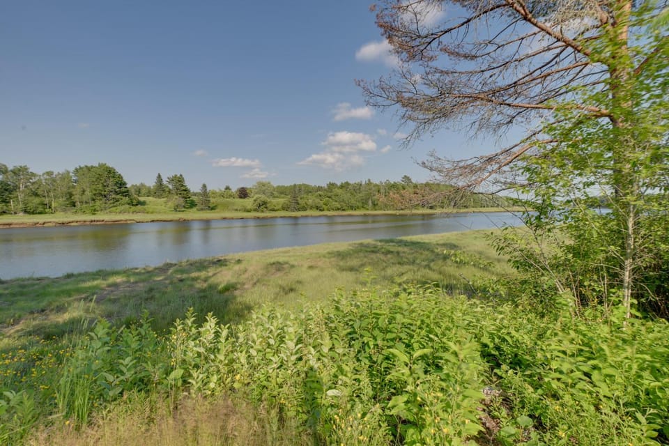 9-Acre Riverfront Home in Milbridge w/ Deck & Yard House in Milbridge