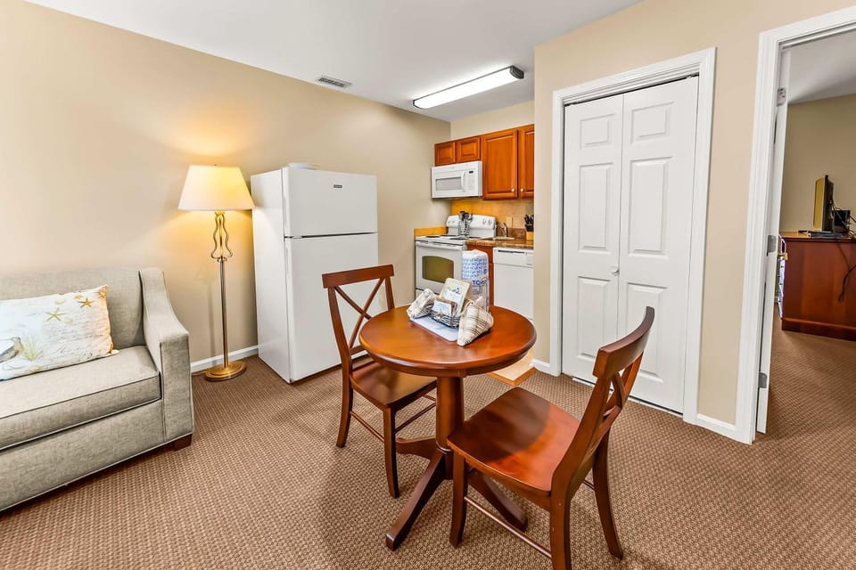Cozy 1st floor condo with golf course view House in Fairfield Harbour