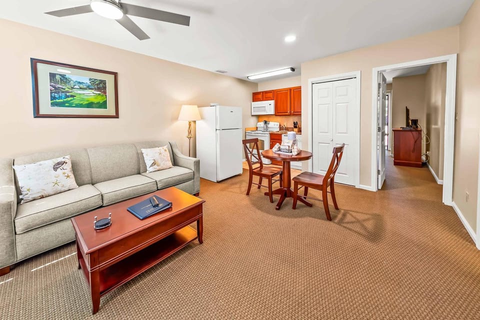 Cozy 1st floor condo with golf course view House in Fairfield Harbour