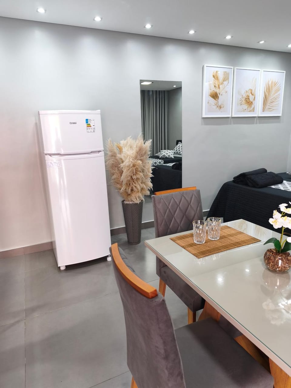 Micro casa 34m2 Localização estratégica Londrina House in Londrina