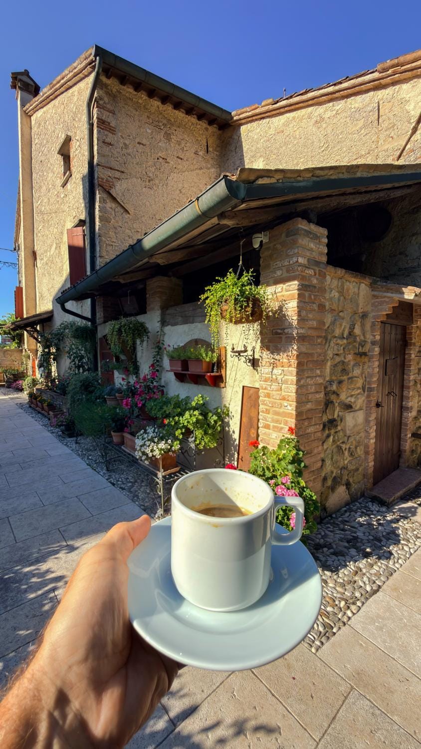 Property building, Patio, Garden, Breakfast