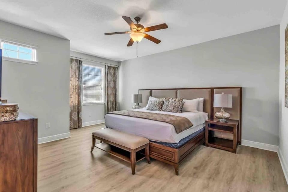 Chic 8BR All Suites with Pool and Game Room House in Osceola County