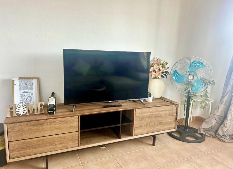 Communal lounge/ TV room, TV and multimedia