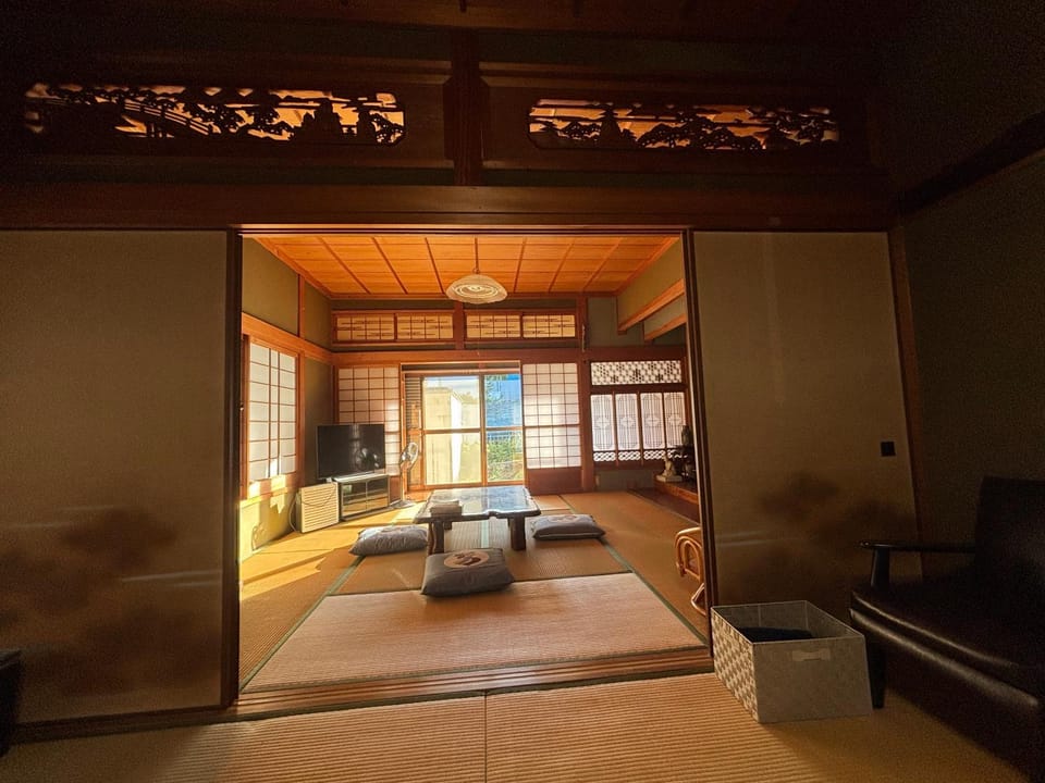 Living room, Photo of the whole room