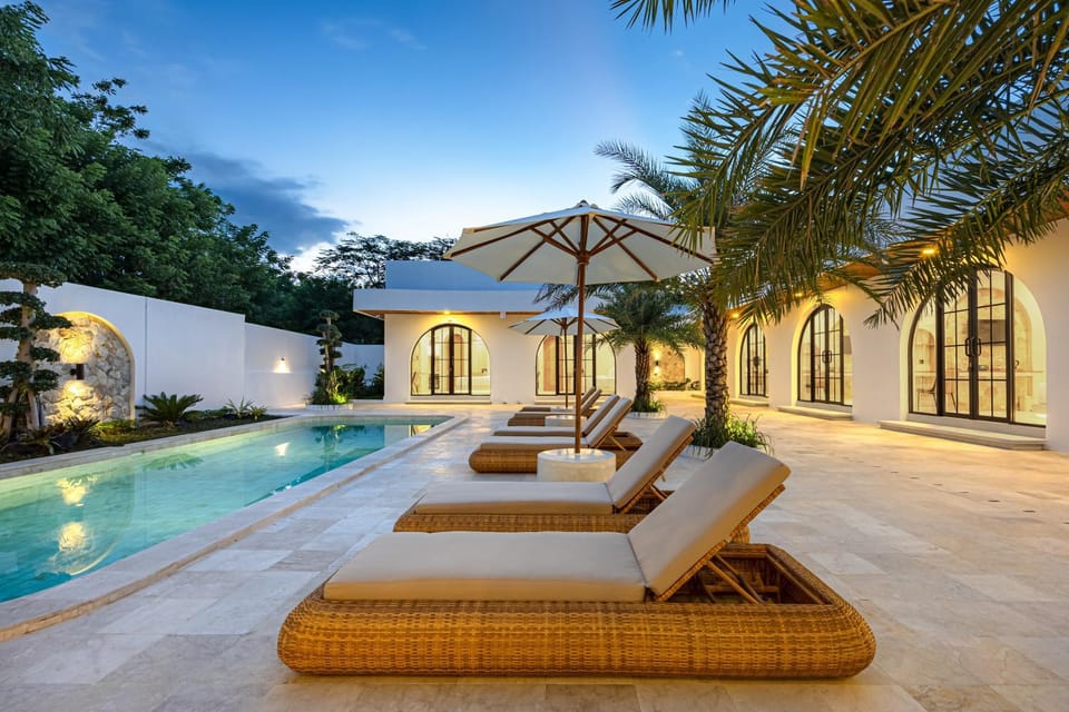 Property building, Natural landscape, Garden, Seating area, Garden view, Pool view, Swimming pool, sunbed