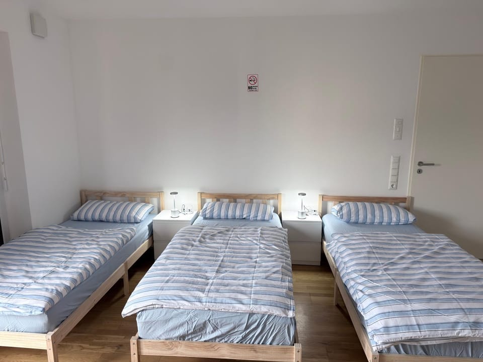 Bed, Living room