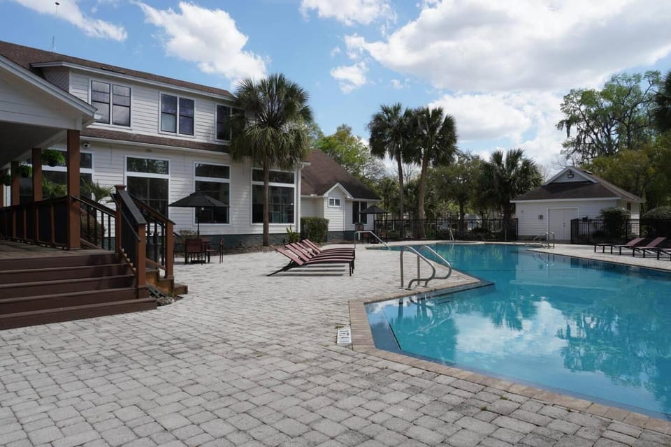 walk right in and relax Apartment in Gainesville