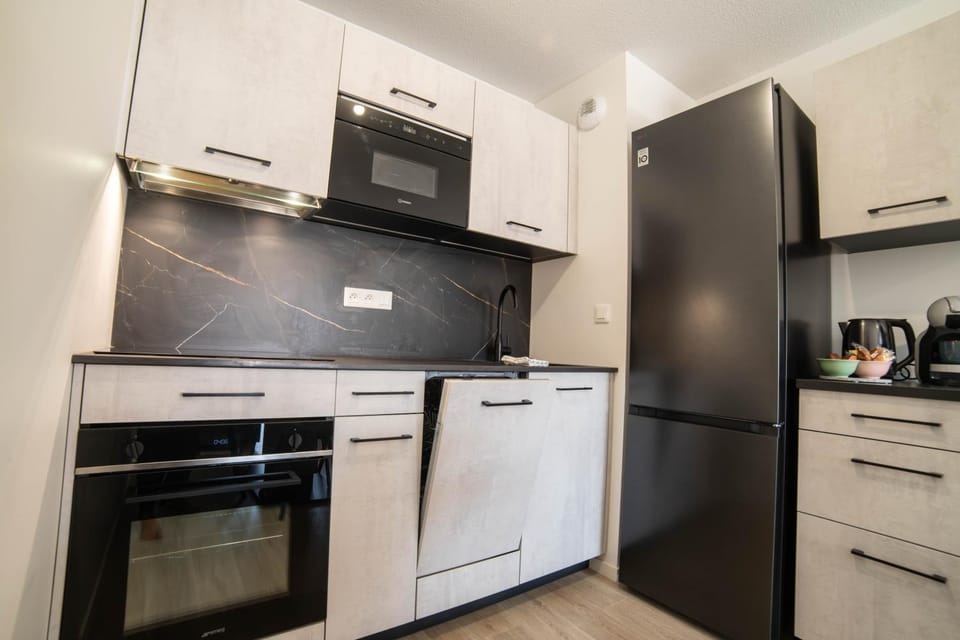 dishwasher, microwave, oven, kitchen