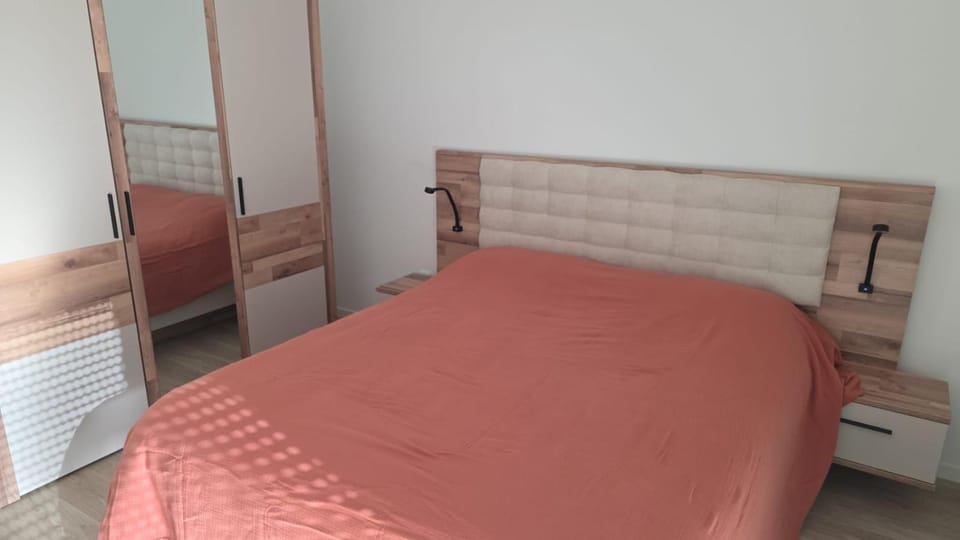 Bed, Photo of the whole room, Bedroom, wardrobe