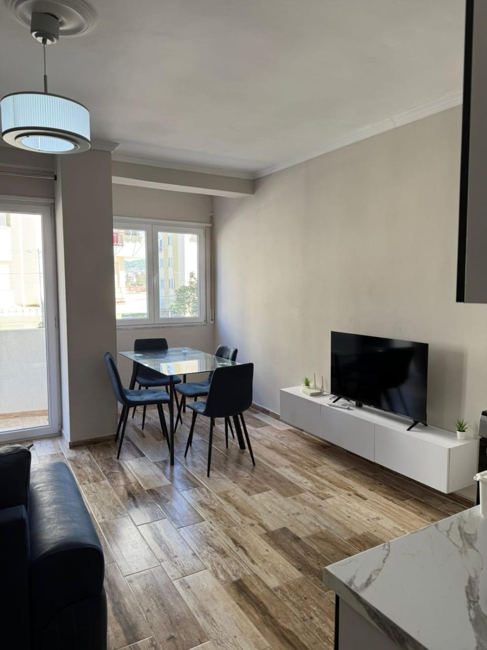 Communal lounge/ TV room, TV and multimedia, Living room, Seating area, Dining area, Evening entertainment