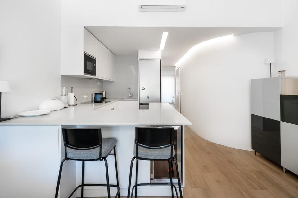 Kitchen or kitchenette, Dining area, stove