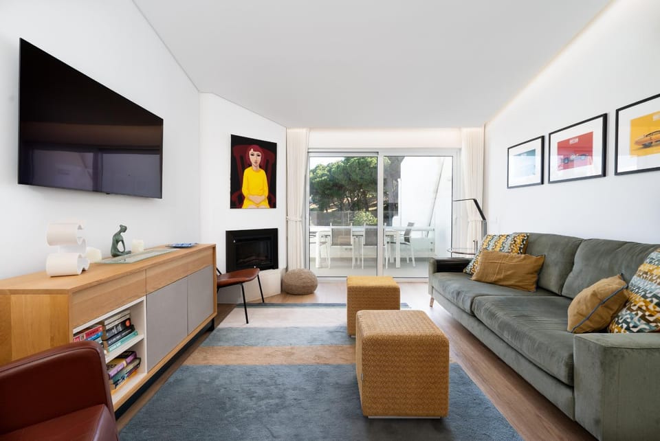 Communal lounge/ TV room, TV and multimedia, Seating area