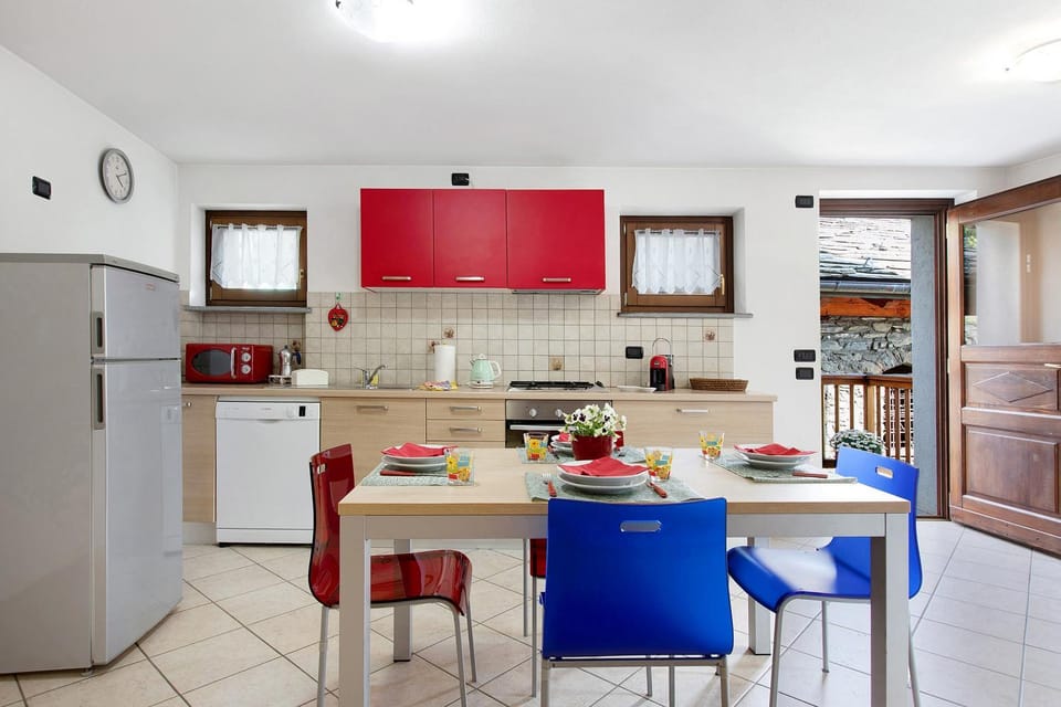 Panoramico in Piccolo Borgo Storico Apartment in Aosta Valley, Italy