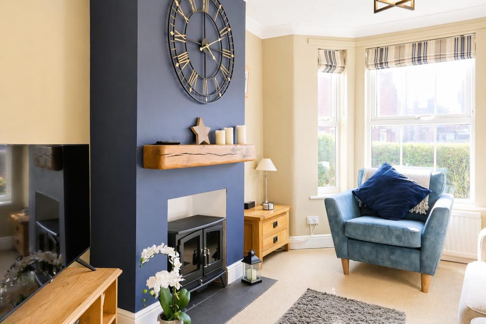 Living room, fireplace