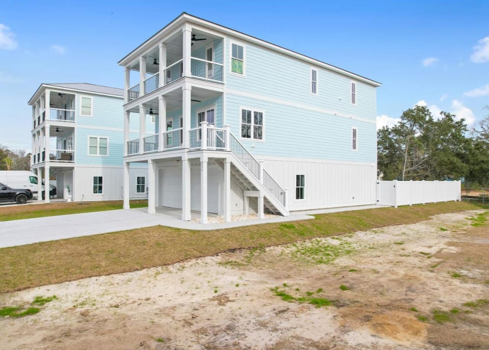 Carolina Girl House in Garden City