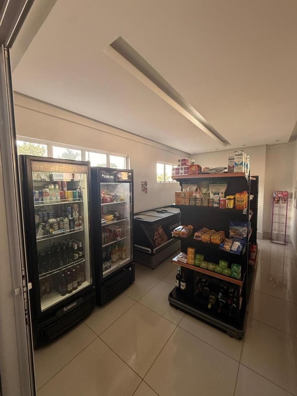 Supermarket/grocery shop