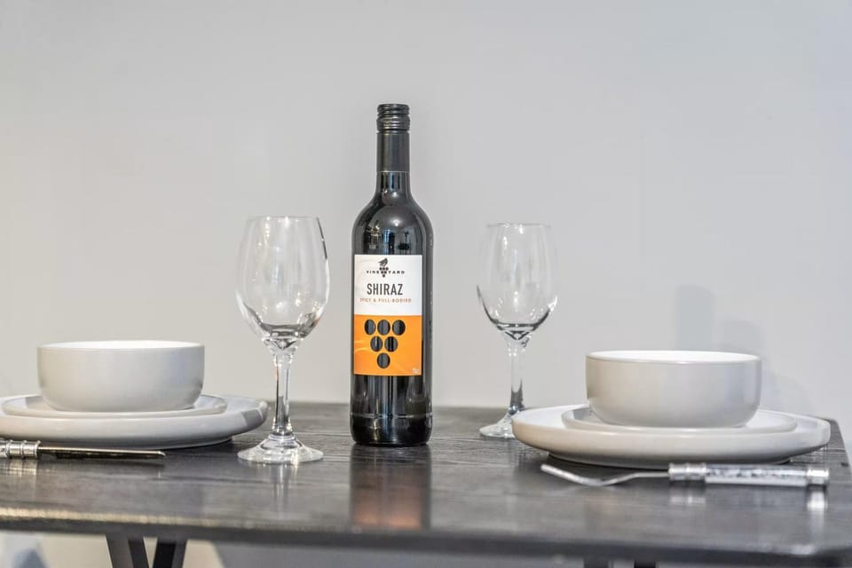 Food and drinks, Dining area, Drinks, Alcoholic drinks