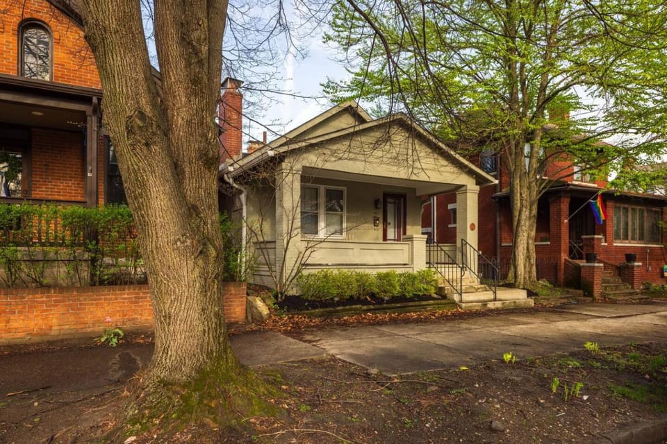 Walkable Designer Cottage In GV Villa in German Village